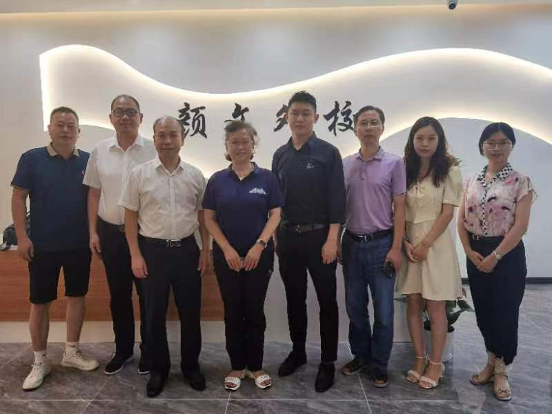 全员联动促就业 多措并举谋发展 (1).doc 全员联动促就业 多措并举谋发展 (1).doc